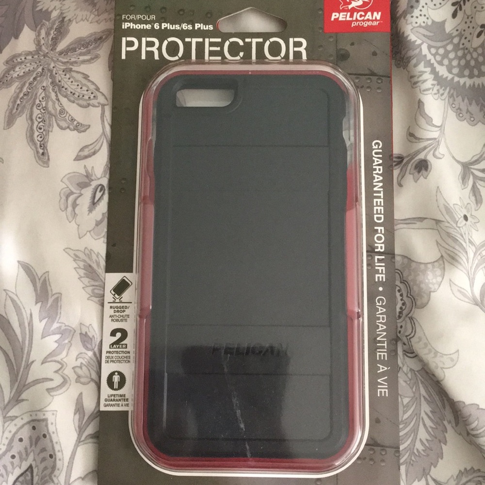 iPhone 6 Plus/6s Plus all black Pelican case.